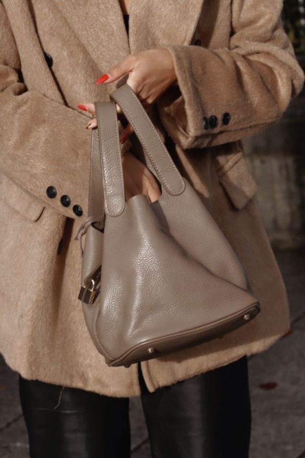 FILLY BUCKET BAG TAUPE