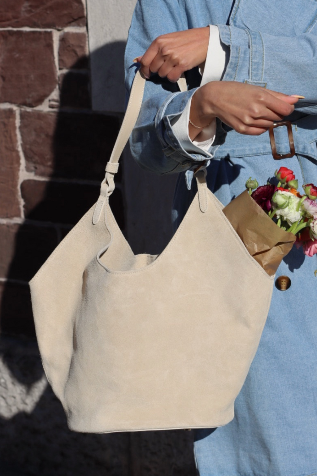 HENIE SUEDE TOTE BAG CREAM