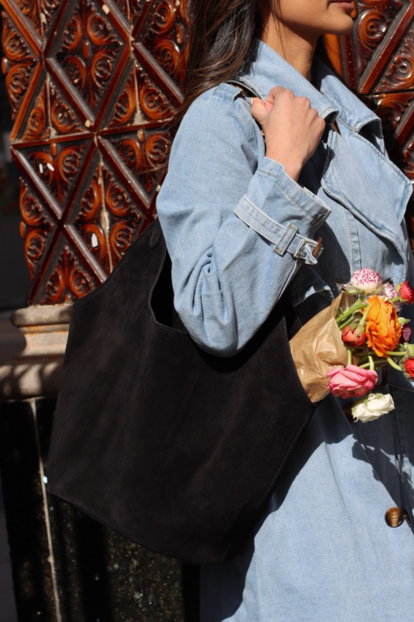 HENIE SUEDE TOTE BAG BLACK