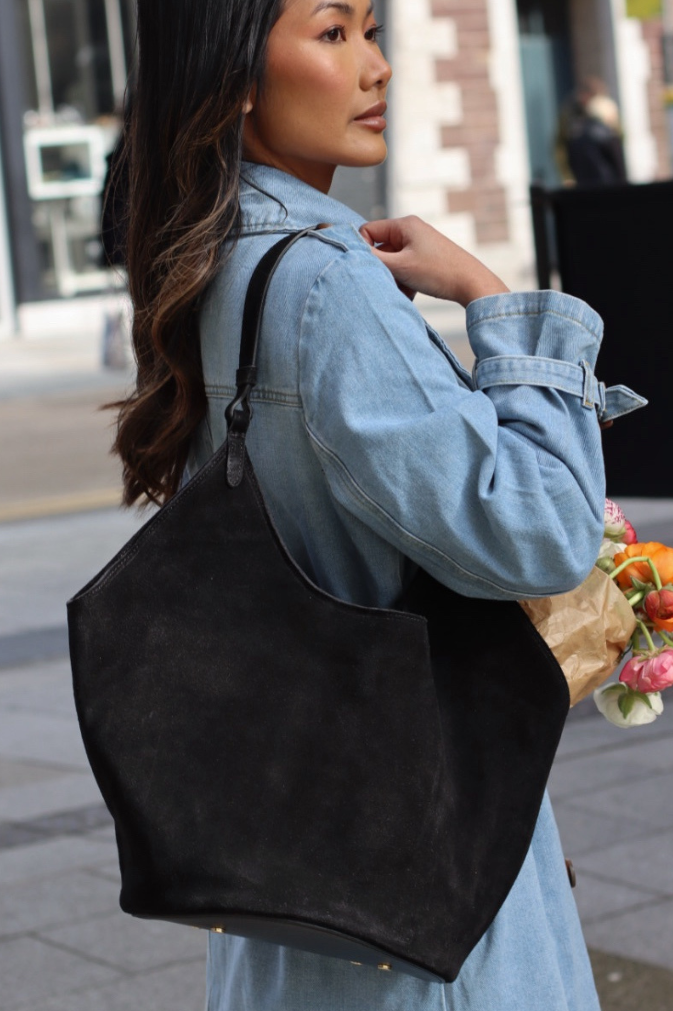 HENIE SUEDE TOTE BAG BLACK