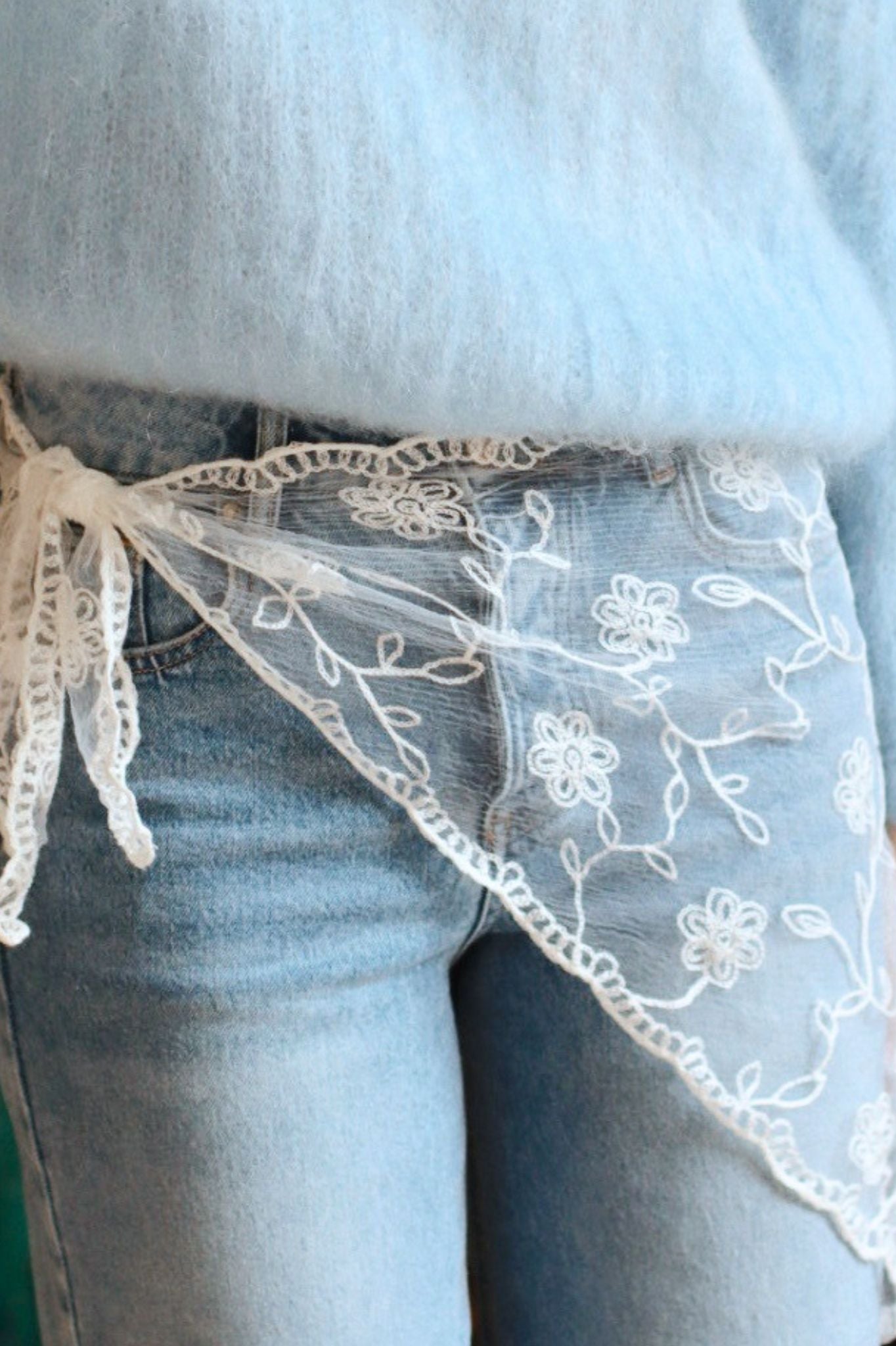 Lace triangular Scarf Floral