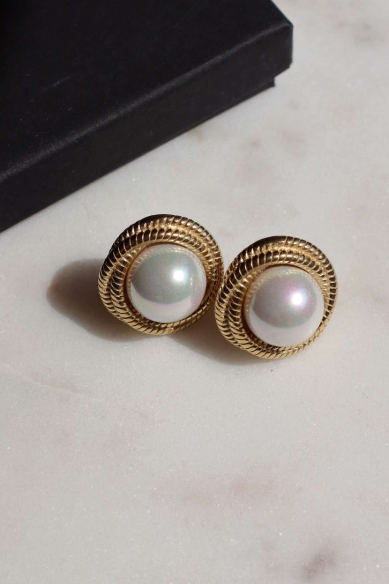 RETRO PEARL EARRINGS