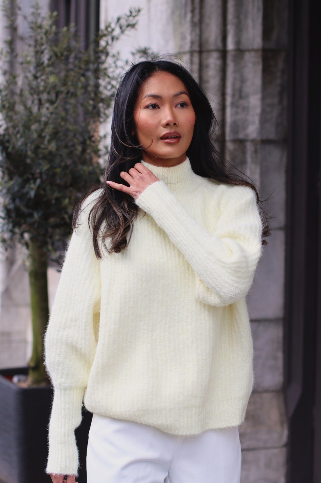 KIMMY SWEATER PASTEL YELLOW