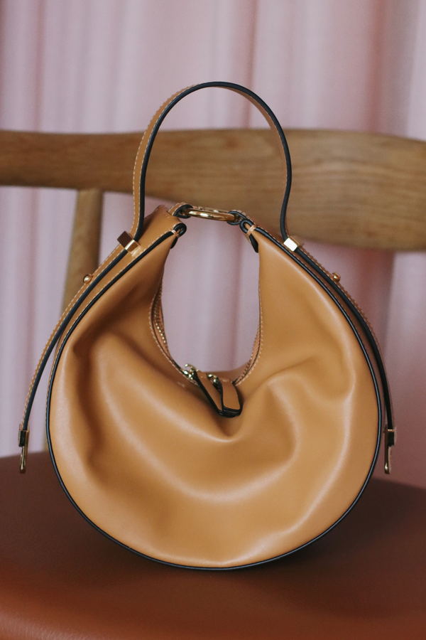 FRANKIE ROUND HANDBAG LATTE