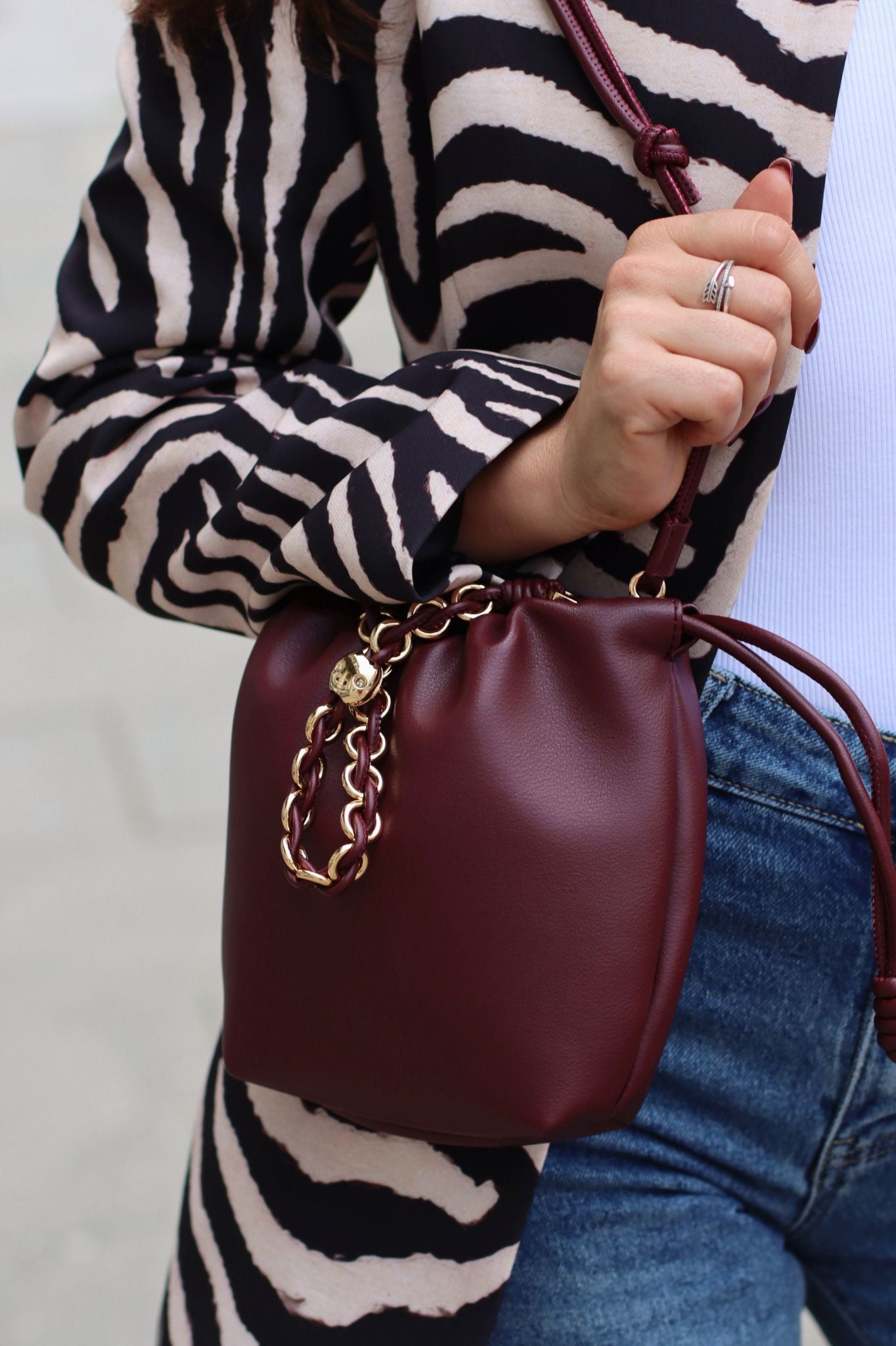 FRANCINE BUCKET BAG MAROON