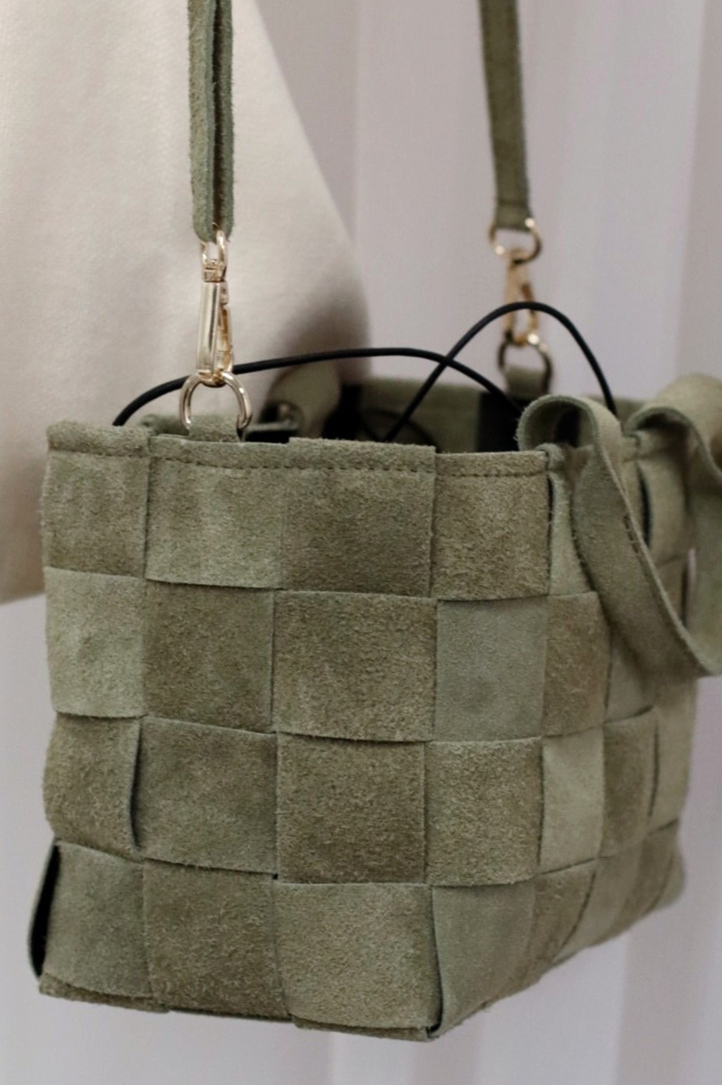 Fillipa Suede Woven Bucket Bag Green