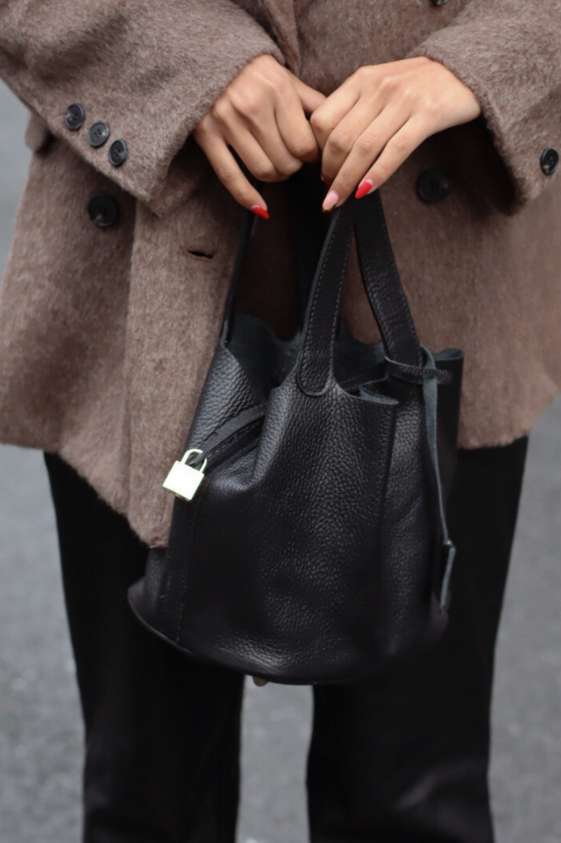 FILLY BUCKET BAG BLACK