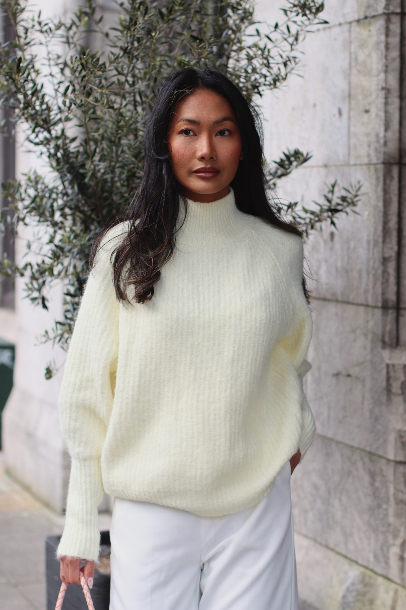 KIMMY SWEATER PASTEL YELLOW