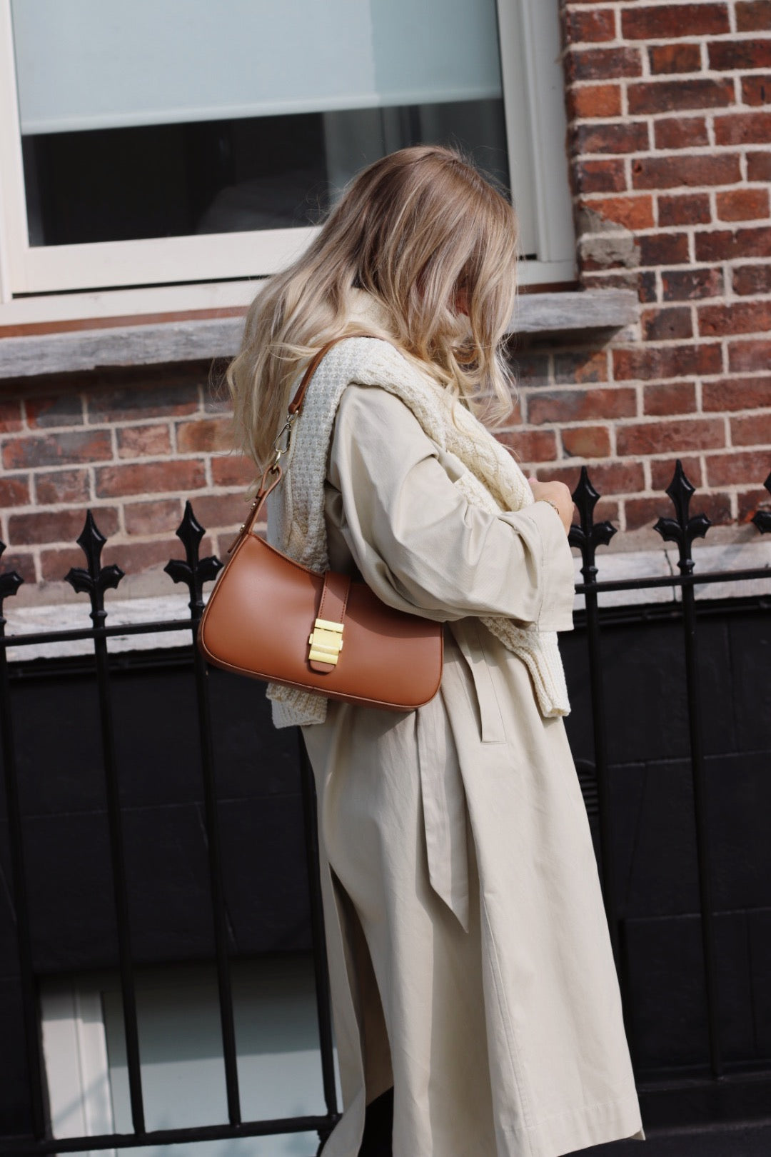 FIA SHOULDER BAG DARK TAUPE