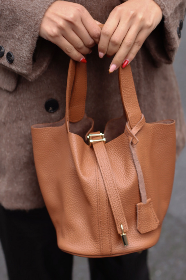 FILLY BUCKET BAG TAN