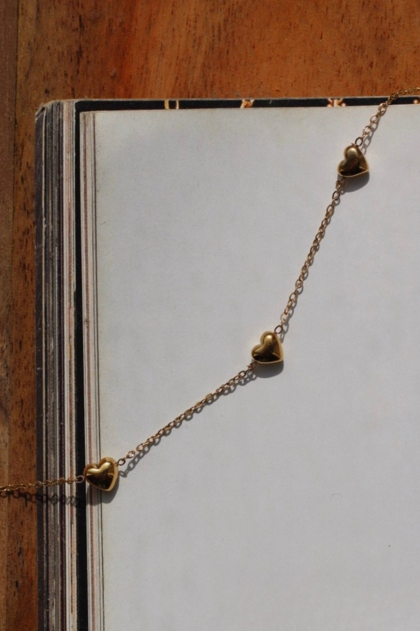 TRIPLE HEARTS DAINTY BRACELET