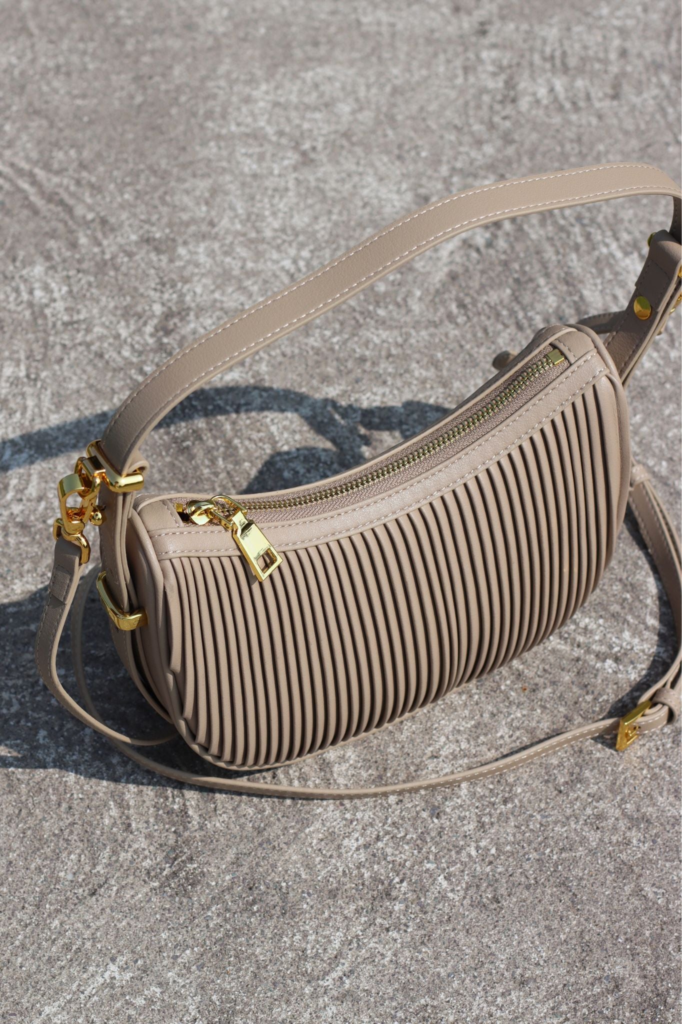 FLORIANNA PLISSE BAG TAUPE