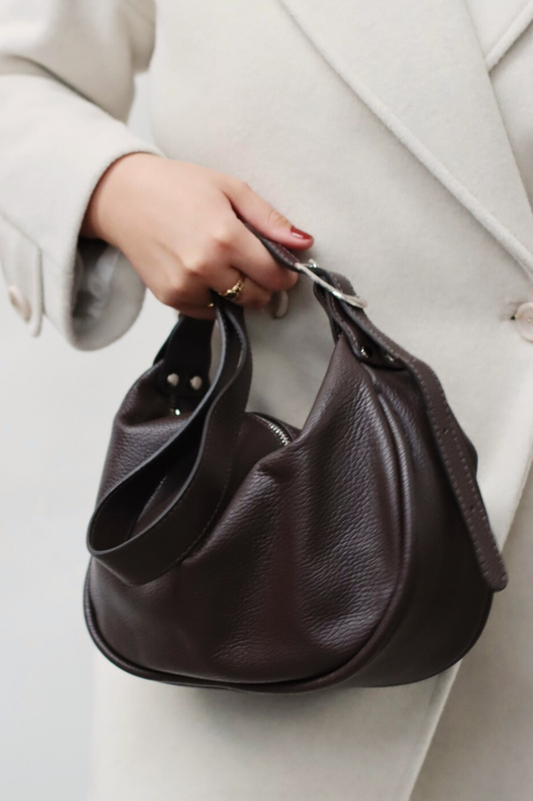 FIORA HALF MOON TOTE CHOCOLATE