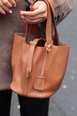 FILLY BUCKET BAG TAN